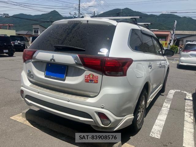 Mitsubishi OUTLANDER PHEV 2017-10 7502157-4