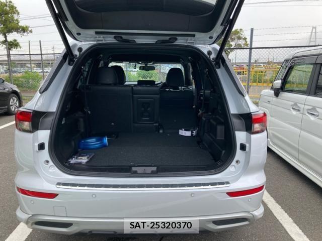 Mitsubishi OUTLANDER PHEV 2022-06 7502155-10