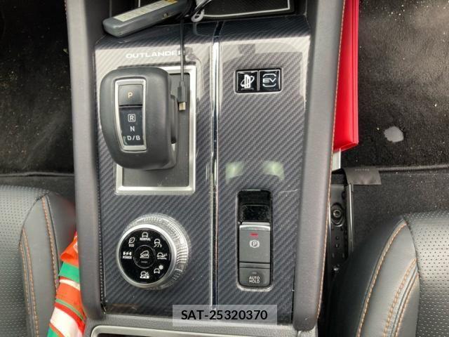 Mitsubishi OUTLANDER PHEV 2022-06 7502155-19