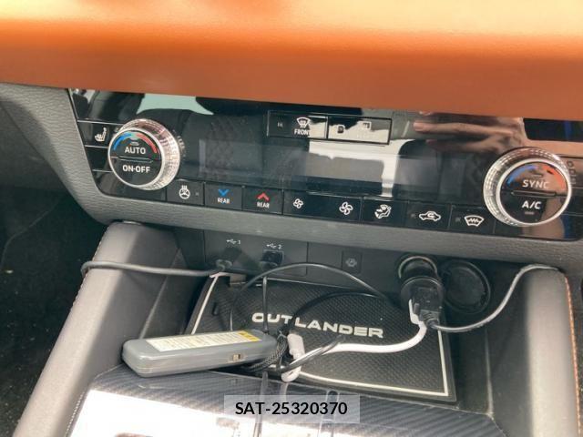 Mitsubishi OUTLANDER PHEV 2022-06 7502155-20