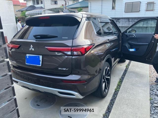Mitsubishi OUTLANDER PHEV 2022-06 7502153-1