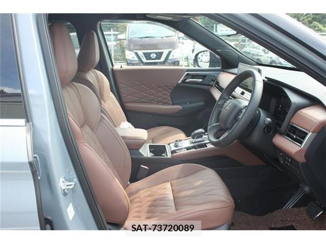 Mitsubishi OUTLANDER PHEV 2024-11 7509627-25