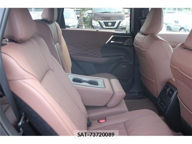 Mitsubishi OUTLANDER PHEV 2024-11 7509627-28