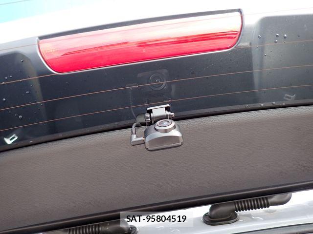 Mitsubishi OUTLANDER PHEV 2023-07 7509635-28