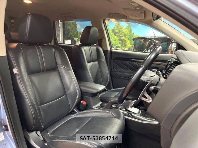 Mitsubishi OUTLANDER PHEV 2015-07 7502158-9