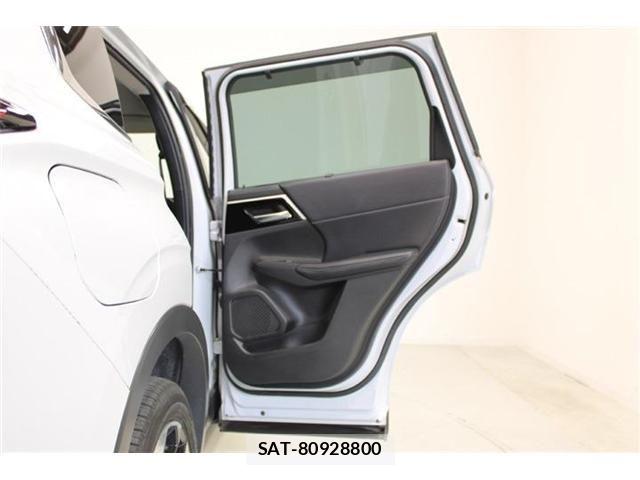 Mitsubishi OUTLANDER PHEV 2022-06 7502154-25