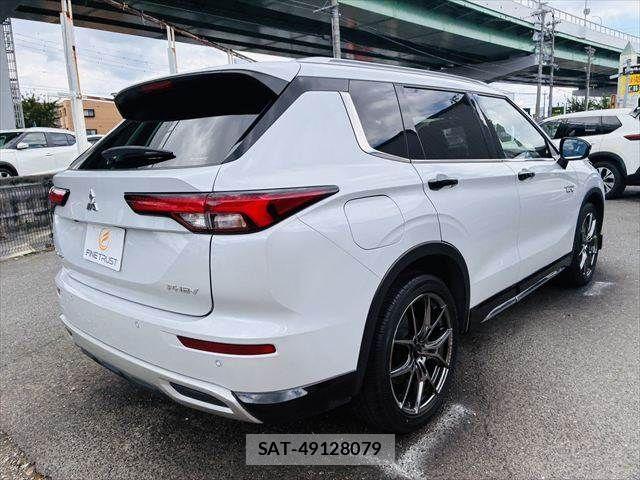 Mitsubishi OUTLANDER PHEV 2023-07 7619095-18