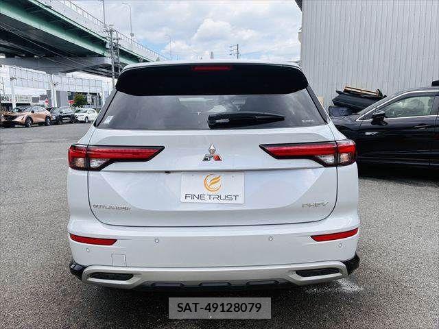 Mitsubishi OUTLANDER PHEV 2023-07 7619095-19
