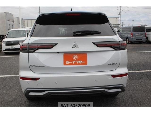 Mitsubishi OUTLANDER PHEV 2024-12 7619092-11
