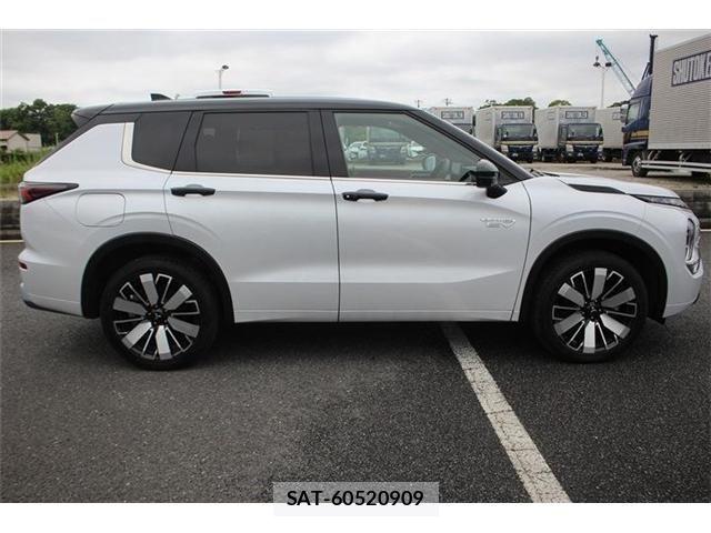 Mitsubishi OUTLANDER PHEV 2024-12 7619092-12