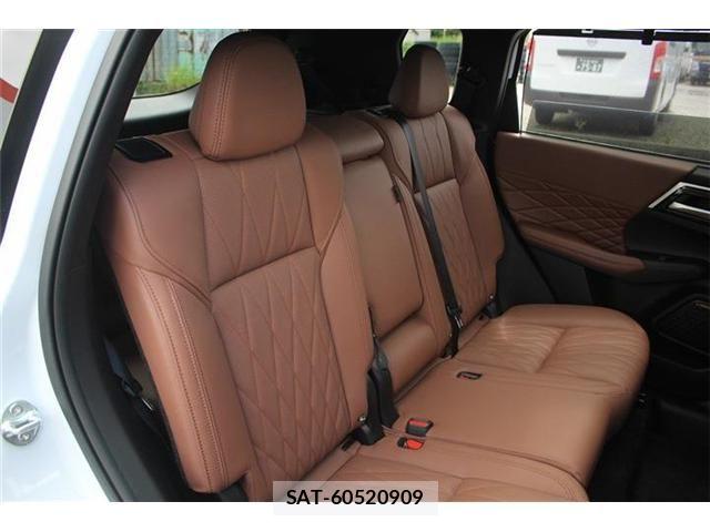 Mitsubishi OUTLANDER PHEV 2024-12 7619092-23