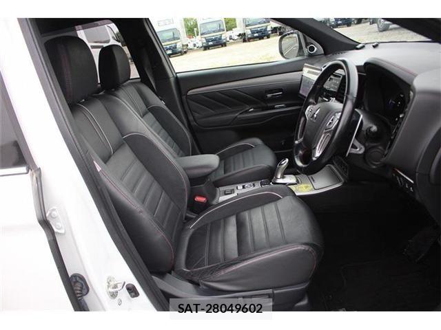 Mitsubishi OUTLANDER PHEV 2017-06 7619107-23