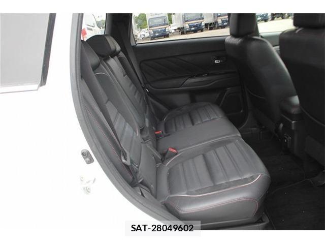 Mitsubishi OUTLANDER PHEV 2017-06 7619107-26