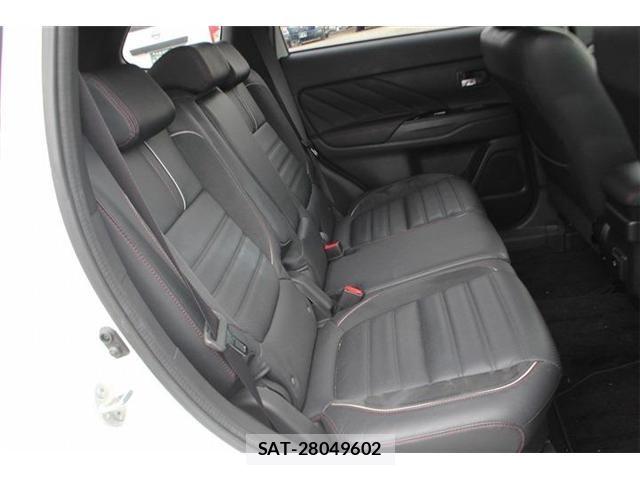 Mitsubishi OUTLANDER PHEV 2017-06 7619107-27