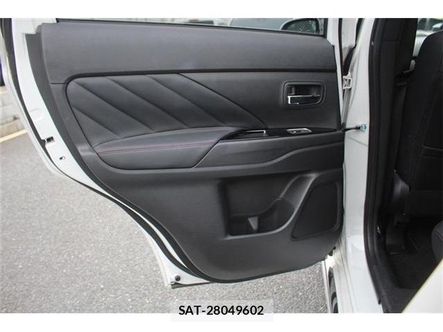 Mitsubishi OUTLANDER PHEV 2017-06 7619107-28