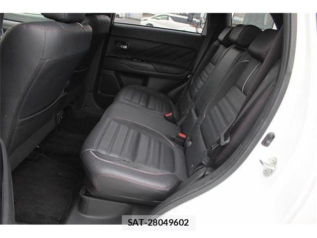 Mitsubishi OUTLANDER PHEV 2017-06 7619107-29
