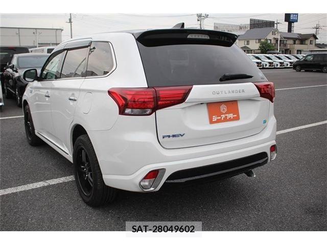 Mitsubishi OUTLANDER PHEV 2017-06 7619107-5