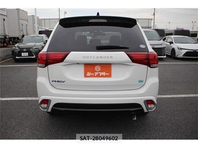 Mitsubishi OUTLANDER PHEV 2017-06 7619107-6