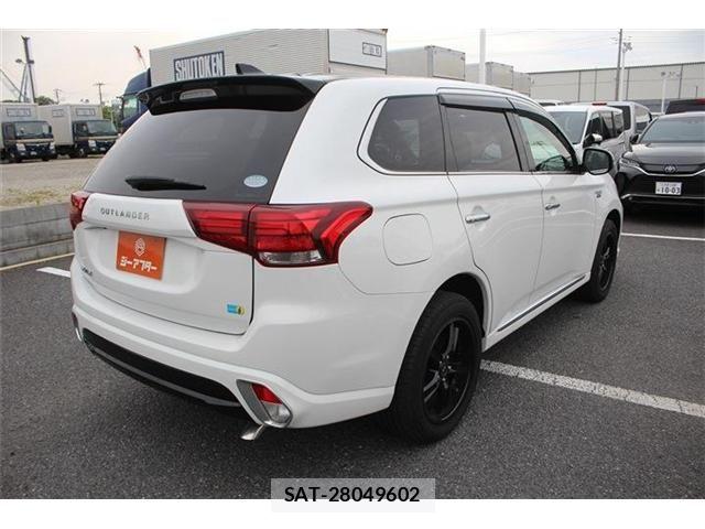 Mitsubishi OUTLANDER PHEV 2017-06 7619107-7