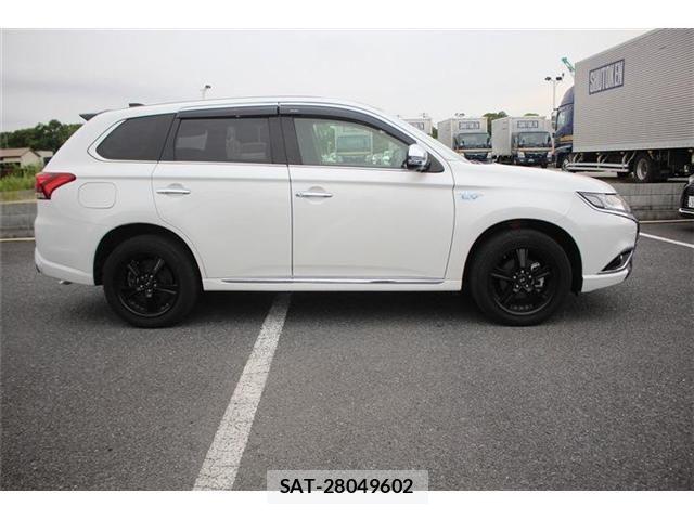Mitsubishi OUTLANDER PHEV 2017-06 7619107-8