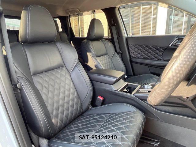Mitsubishi OUTLANDER PHEV 2023-12 7619096-7