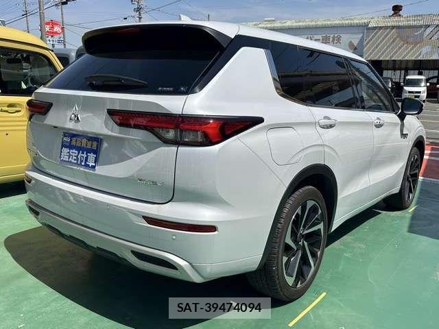 Mitsubishi OUTLANDER PHEV 2023-06 7619094-17
