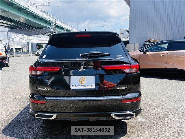 Mitsubishi OUTLANDER PHEV 2023-01 7619093-18