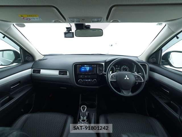 Mitsubishi OUTLANDER PHEV 2015-09 7619109-4