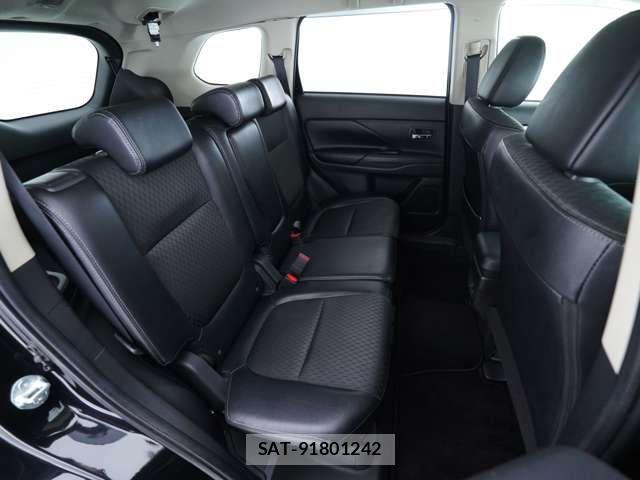 Mitsubishi OUTLANDER PHEV 2015-09 7619109-6