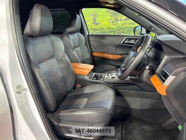 Mitsubishi OUTLANDER PHEV 2023-03 7619099-7