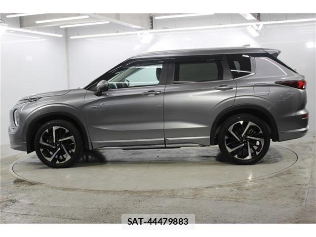 Mitsubishi OUTLANDER PHEV 2024-02 7619105-7