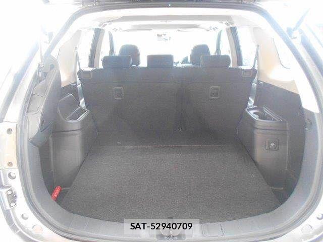 Mitsubishi OUTLANDER PHEV 2013-11 7619110-12