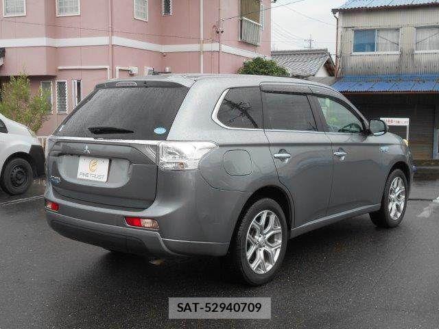 Mitsubishi OUTLANDER PHEV 2013-11 7619110-20