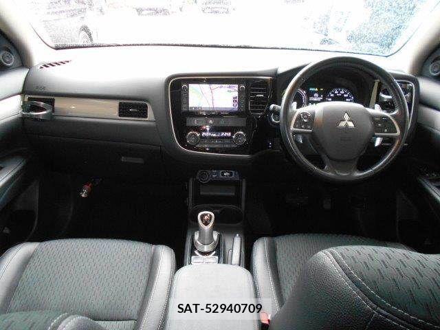 Mitsubishi OUTLANDER PHEV 2013-11 7619110-2