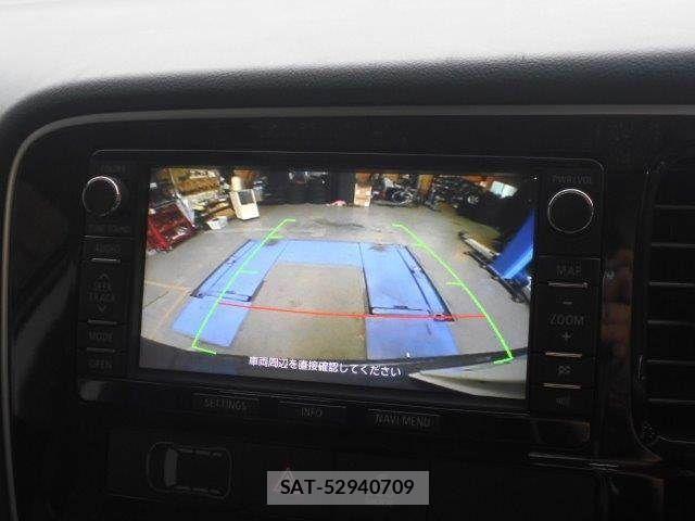 Mitsubishi OUTLANDER PHEV 2013-11 7619110-6