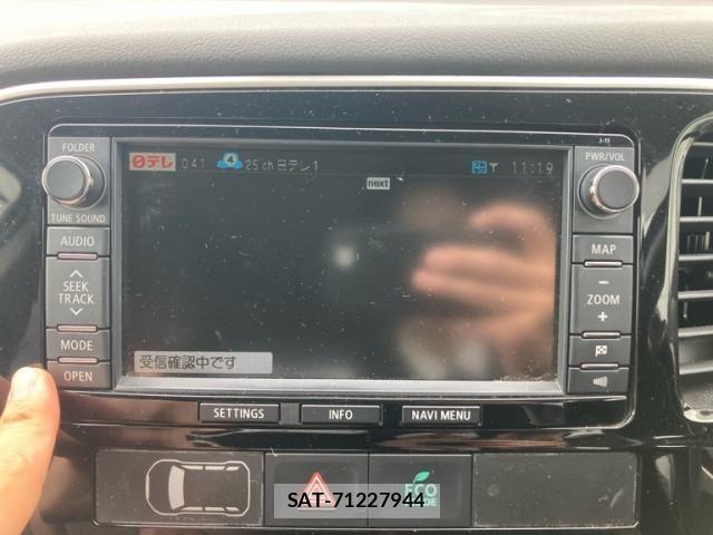 Mitsubishi OUTLANDER PHEV 2013-12 7727024-16