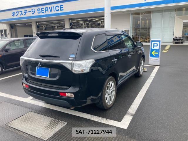 Mitsubishi OUTLANDER PHEV 2013-12 7727024-2