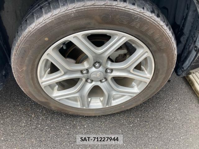 Mitsubishi OUTLANDER PHEV 2013-12 7727024-4