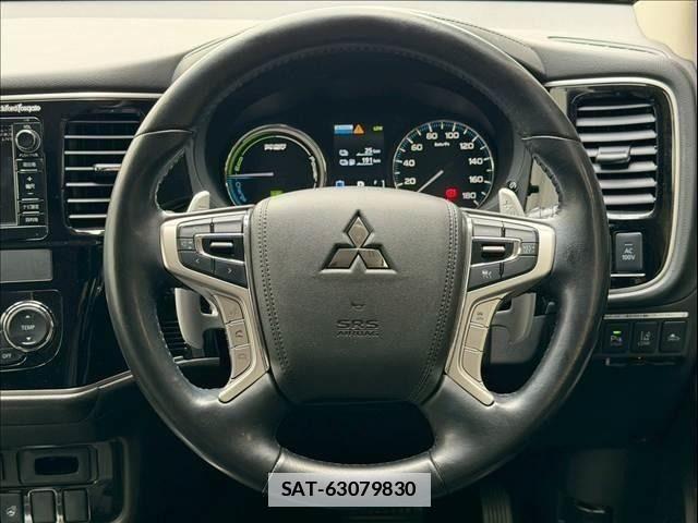 Mitsubishi OUTLANDER PHEV 2016-06 7727021-10