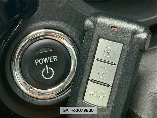 Mitsubishi OUTLANDER PHEV 2016-06 7727021-13