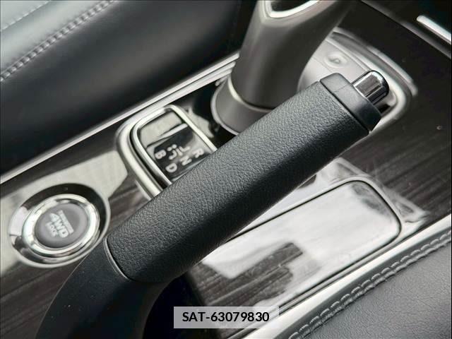 Mitsubishi OUTLANDER PHEV 2016-06 7727021-15