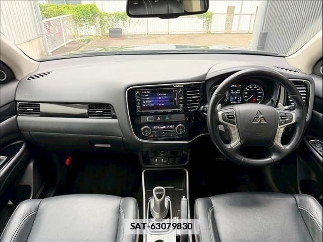 Mitsubishi OUTLANDER PHEV 2016-06 7727021-1