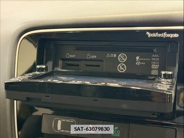 Mitsubishi OUTLANDER PHEV 2016-06 7727021-20