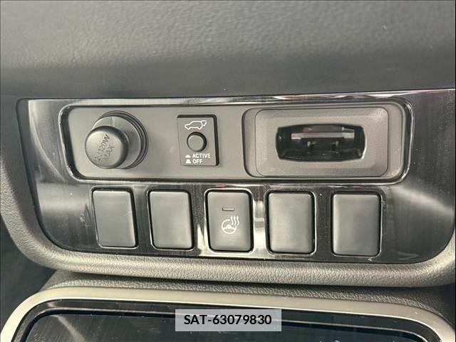 Mitsubishi OUTLANDER PHEV 2016-06 7727021-21