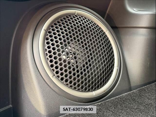 Mitsubishi OUTLANDER PHEV 2016-06 7727021-27
