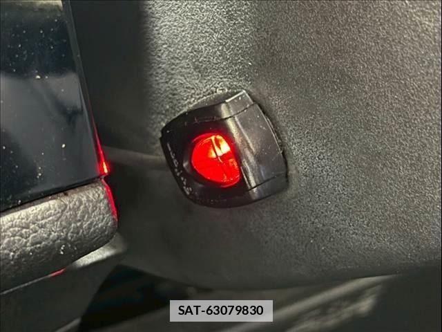 Mitsubishi OUTLANDER PHEV 2016-06 7727021-29