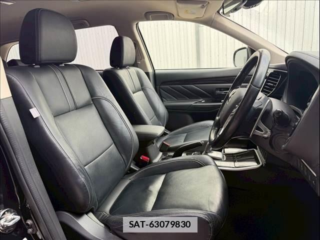 Mitsubishi OUTLANDER PHEV 2016-06 7727021-7