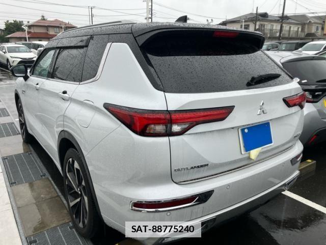 Mitsubishi OUTLANDER PHEV 2023-01 7726997-5