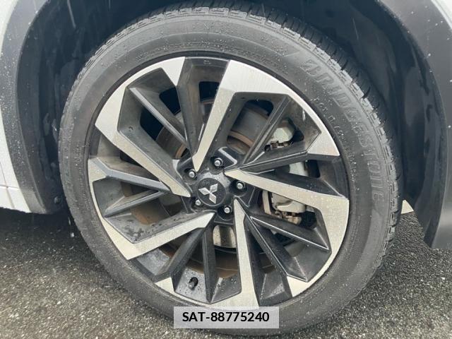Mitsubishi OUTLANDER PHEV 2023-01 7726997-6