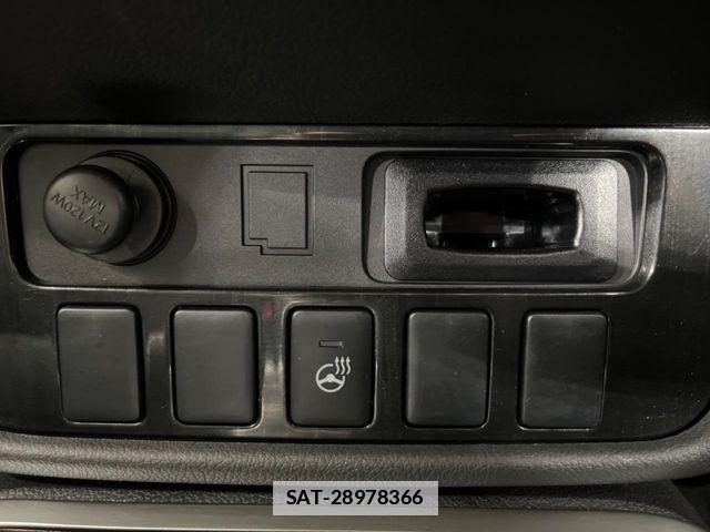 Mitsubishi OUTLANDER PHEV 2016-11 7727019-6